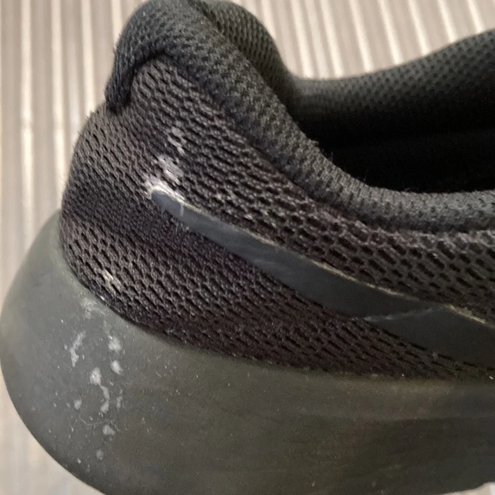 Black Nikes - Picture 4 of 4